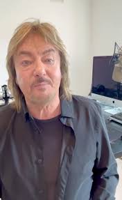 𝗣𝗔𝗦𝗦 𝗟𝗮𝘁𝗲 𝗬𝗲𝗮𝗿 𝗕𝗲𝗻𝗲𝗳𝗶𝘇: 𝗖𝗵𝗿𝗶𝘀 𝗡𝗼𝗿𝗺𝗮𝗻 &  𝗕𝗮𝗻𝗱 𝗶𝗻 𝗙𝗿𝗮𝗻𝗸𝗳𝘂𝗿𝘁, 🎤 Pünktlich zu seinem 55-jährigen  Bühnenjubiläum bringt PASS den Ex-Smokie-Sänger Chris Norman am 𝟯𝟬.  𝗡𝗼𝘃𝗲𝗺𝗯𝗲𝗿 𝟮𝟬𝟮𝟰 𝗶𝗻 𝗱𝗶𝗲 𝗔𝗹𝘁𝗲 𝗢𝗽𝗲𝗿 ...