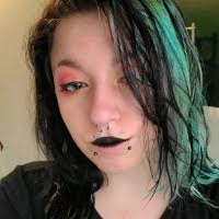 Amanda Confer's Instagram, Twitter & Facebook