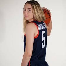 Furthermore, bueckers along with her team played against teams the american basketball player, paige bueckers stands at the height of 5 feet 11 inches or. Paige Bueckers Bio Age Net Worth Height Single Nationality Body Measurement Career