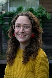 Rachel Earl's Instagram, Twitter & Facebook