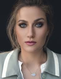 Nina Hess's Instagram, Twitter & Facebook