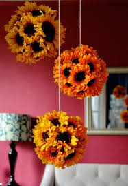 In our wide and varied selection, you'll find silk flowers for weddings like artificial bridal bouquets, seasonal decor like christmas trees and autumn arrangements, silk orchid sprays and so much more, all for affordable bulk prices. 21 Kissing Ball Diys Guide Patterns