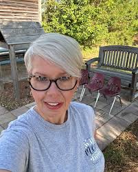 I love seeing behind the scenes pics when I due a session. Today was a  studio session for some updated website pics! Dance photography is one of  my favorites to do! Shelly