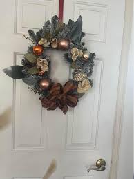 Tailored Xmas wreath neutral colors that will work year around