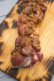 6 bucati de carne de porc a 125g fiecare; Pulpa De Miel La Cuptor Cu Doua Feluri De Cartofi Diva In Bucatarie