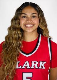 Kailey Clark's Instagram, Twitter & Facebook