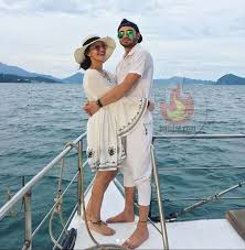Juliana evans akui bercinta dengan kerabat diraja mp3 & mp4. Video Romantik Juliana Evans Suami Buat Aksi Titanic Atas Kapal Murai My