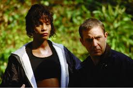 A former secret service agent grudgingly takes an assignment to protect a pop idol who's threatened by a crazed fan. The Bodyguard 1992 Imdb