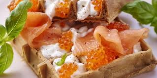 Gaufre Au Saumon Et Chantilly Citronnee Recettes Recette Recette De Chantilly Recettes De Cuisine Recette Gaufre Salee
