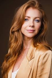 Ariana Henderson's Instagram, Twitter & Facebook