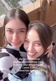 Momentos divertidos en la Torre Eiffel con mi hermana