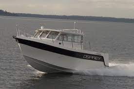 Add tackle and you'll be ready to fly off to your favorite fishing hole. Aussenborder Walkaround 30 Long Cabin Osprey Pilothouse Boats Cruiser Fischer