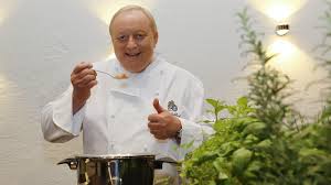Er gibt an jedes mit knoblauch aromatisierte gericht eine scheibe ingwer, da sich seiner ansicht nach überdies die positiven eigenschaften beider gewürze gegenseitig verstärken. Alfons Schuhbeck Ein Meister Der Gewurze Kochbar De