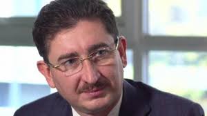 Consiliul concurenței a lansat „monitorul preţurilor pentru carburanţi, platformă ce conţine informaţii despre tarifele practicate în marile lanţuri de benzinării din românia. Bogdan ChiriÅ£oiu Monitorul PreÅ£urilor Pentru CarburanÅ£i Are Peste 1 300 000 De AccesÄri