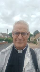 I am out this morning in Dunsville delivering invitations to church and  magazines. If you see me stop for a chat. Don't forget our service tonight  at 6.30pm for the Feast of