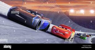 FREIGABEDATUM: Juni 2017 Titel: Autos 3 STUDIO: Pixar Regisseur: Brian  Gebühr PLOT: Lightning McQueen macht sich auf zu einer neuen Generation von  Rennfahrern beweisen, dass er immer noch den besten Rennwagen der