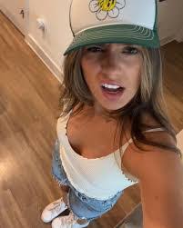 Sarah Bader's Instagram, Twitter & Facebook