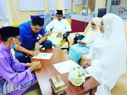 Kini saya menetap di spu 15 tahun. Zaleha Pilih Lelaki 28 Tahun Sebagai Suami