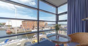 Junior hotel is located in the tourist center of brzeće in kopaonik, on the ideal altitude of 1100 meters. Junior Suite Mit Panoramablick Hotel Kontorhaus Stralsund