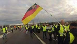 Le terme extrême droite est employé pour classer des mouvements, des organisations et les partis politiques placés les plus à droite du spectre politique et historiquement disposés à l'extrême droite des hémicycles parlementaires. Le Mouvement Des Gilets Jaunes En Europe My Europ