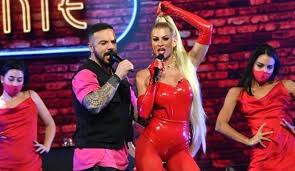 Ολοι τα ελληνικά ραδιόφωνα σε έναν κατάλογο. Apoxwrhse O Triantafyllos Kai H Eyrydikh Papadopoyloy Apo To Just The 2 Of Us Newspistol Eidhseis Me Ypografh Xarhs Lempidakhs