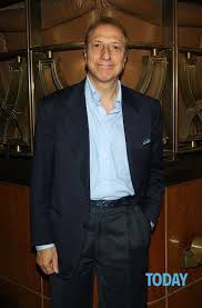 Vittorio gassman studied theatre in his youth and was quite a good basketball player. E Uguale A Pippo Franco Cosi Il Naso Ha Incastrato Il Rapinatore