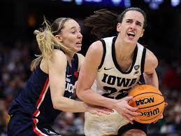 Caitlin Clark outmatched Paige Bueckers in 2024 Final Four to offer first  glimpse at future of WNBA | talkSPORT
