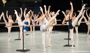 Le moment est donc bien choisi pour diriger l'attention vers les espoirs de l'équipe. Prix De Lausanne 2021 Une Edition Uniquement En Video Danses Avec La Plume L Actualite De La Danse