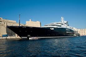 The world's richest man is holidaying with his family on. Serene Yacht Wikipedia