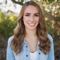 Ashley Bloch's Instagram, Twitter & Facebook