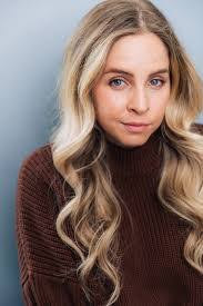 Samantha Bowen's Instagram, Twitter & Facebook