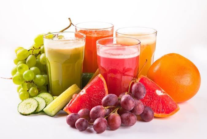 Uống nhiều nước ép trái cây có tốt không?