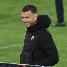 Skip to previous play current skip to next. Edin Dzeko Revelled In Making Humiliated Man Utd Fans Quiet Ahead Of Reunion Mirror Online