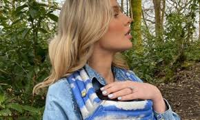 New mom emily ratajkowski welcomed her first baby with. Helen Flanagan Wows In 28 Denim Dress The Baby Carrier Mums All Want Hello