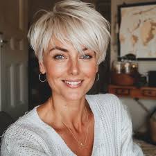 63 Stunning Short Hairstyles That Will Make Women Over 40 Look Fabulous