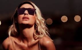Per il settimanale chi, l'ex consigliera regionale sarebbe fidanzata con claudio d'alessio, figlio di gigi. Anna Tatangelo Svolta Rap E Nuovo Fidanzato La Vita Dopo Gigi D Alessio Il Tempo