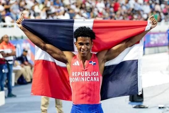 Dominicano Yeral Núñez conquista el oro en 400 metros con vallas | JCC Santo Domingo 2026