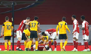 Raul jimenez is in a comfortable condition after surgery following his sickening clash of heads with david luiz. Raul Jimenez Injury Wolves Boss Nuno Espirito Santo Worried After Sickening Blow Football Sport Express Co Uk