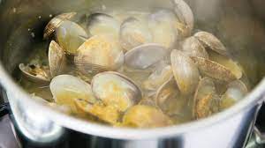 How To Clean Fresh Clams Before Cooking - Youtube