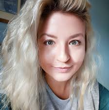 Who is a good horse trainer for a fast and challenging horse with great cow  sense?