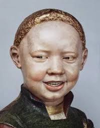 😲 This fragile bust has...