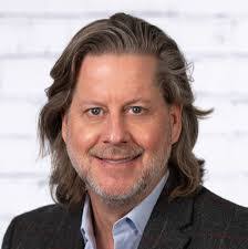 Karen Steinberger's Instagram, Twitter & Facebook