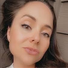 Lori Gott's Instagram, Twitter & Facebook