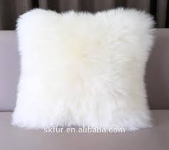 Kulit domba memiliki sifat isolasi alami, yang membuatnya terasa hangat dan nyaman untuk ketersediaan stok diperbarui setiap 20 menit. Sarung Bantal Bulu Domba Asli Lembut Dan Bulu Kelinci Buy Fur Cushion Cover Nyata Bulu Bantal Cover Product On Alibaba Com