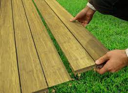 Posa piastrelle bagno pavimento plastica pavimenti in legno fai da te foligno. Pavimenti In Pvc Per Esterni Autoposanti Effetto Legno Parquet Tv