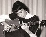 Joan Baez playing Gibson J45の画像
