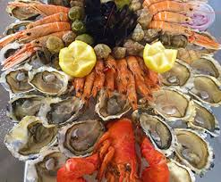 Les Plateaux De Fruits De Mer De La Poissonnerie Calli A Port Leucate