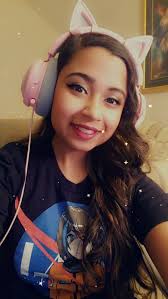 streaming right now!!Give me a follow