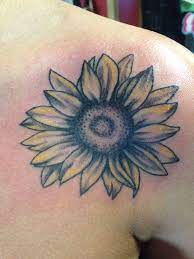 Colors Less Bright Yellow And More Natural Orange And Yellow Like The Flower Not The Middle Sunflower Tattoo Black And White Sunflower Tattoo Color Tattoos