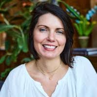 Lisa Teves's Instagram, Twitter & Facebook